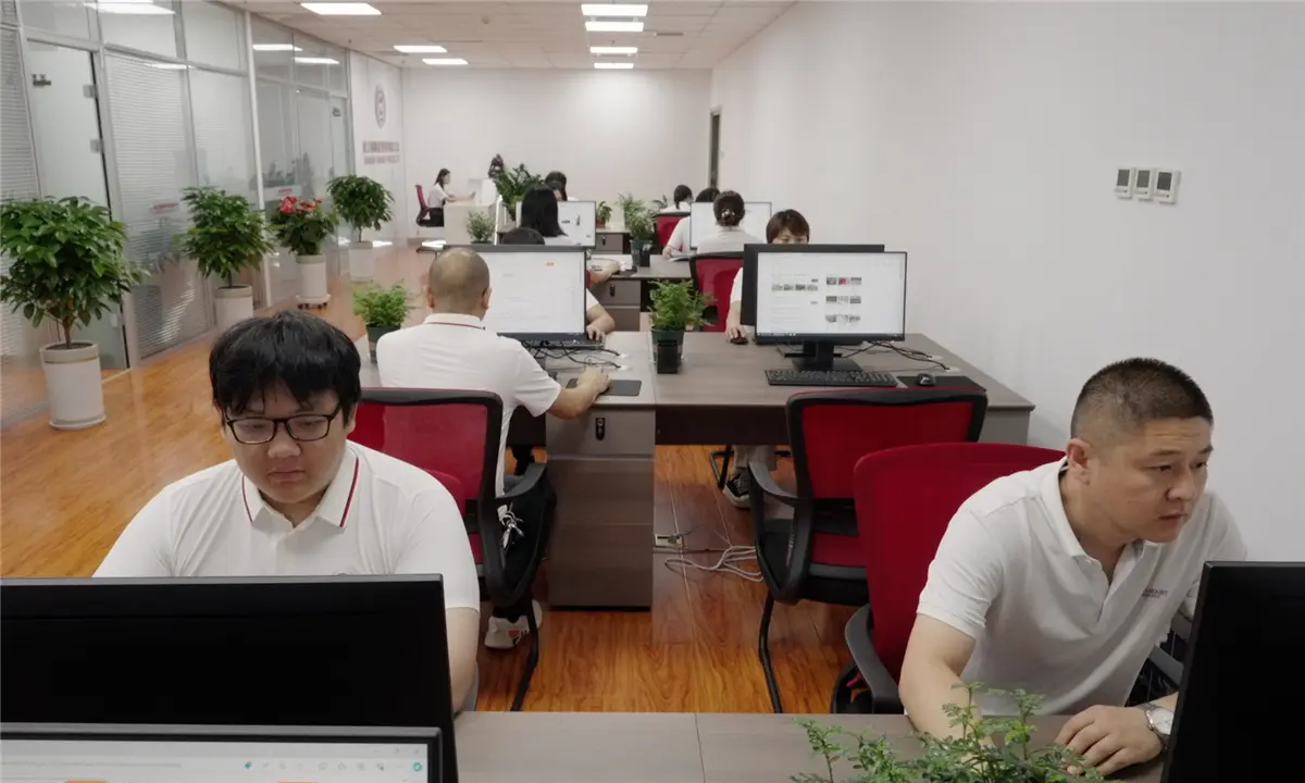 Service Team (1)